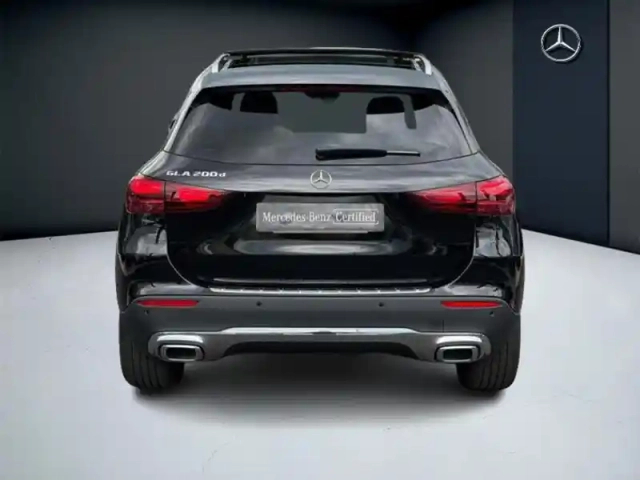 Mercedes Gla 200 d progressive line — photo 24