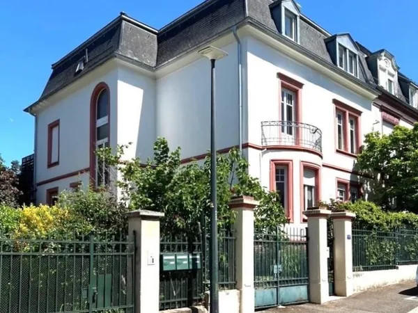 Maison 13 pièces 385 m²