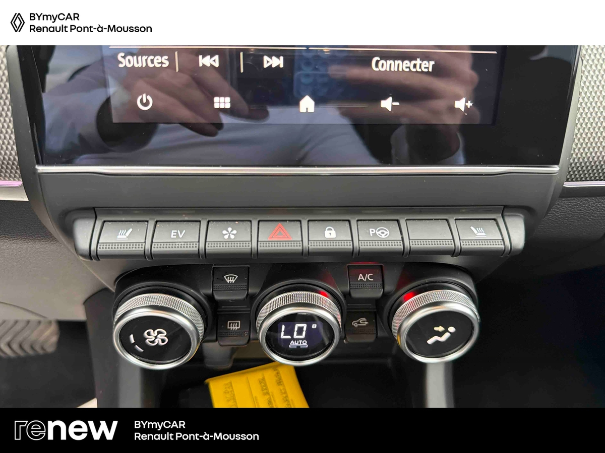 Renault Arkana E-Tech 145 - 21B — photo 17