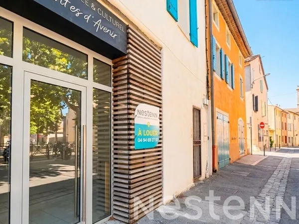 Local commercial 77 m² SAINT MAXIMIN LA SAINTE BAUME