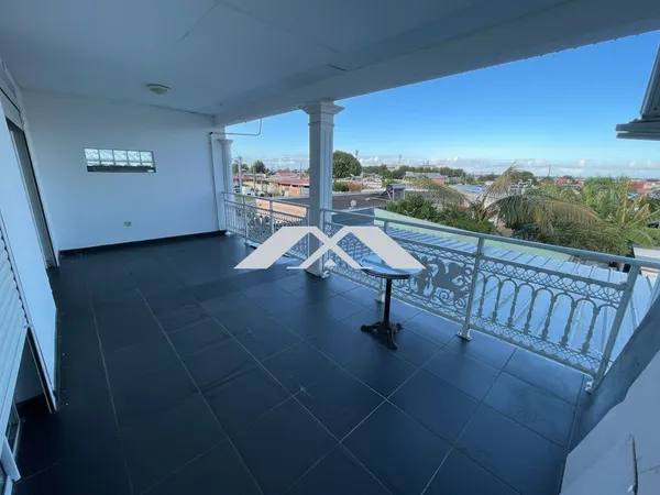 Maison familiale avec vue mer 137 m² Saint Benoit
