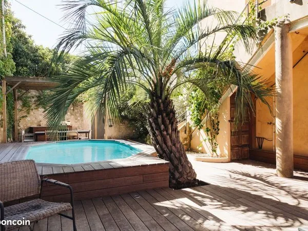 Marseille 7e — Une maison sur les toits à Endoume avec jardin et piscine