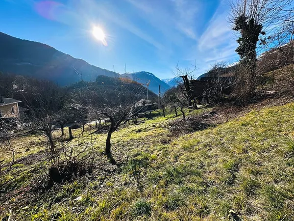 TERRAIN DE 400M2 CONSTRUCTIBLES