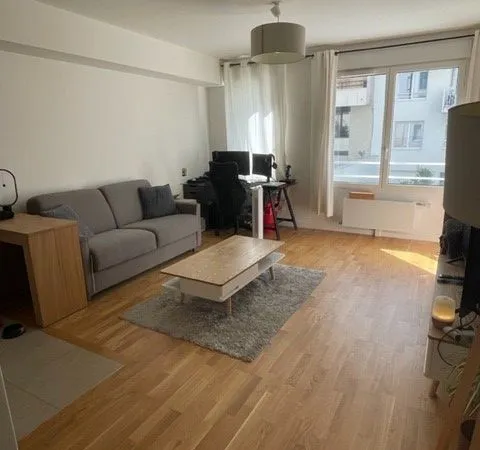 A louer studio 31m² à Suresnes, résidence récente