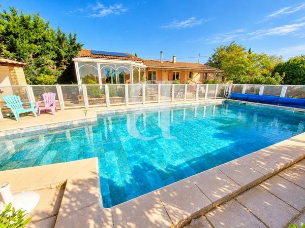 Charmante villa de plain pied avec gîte indépendant terrain e