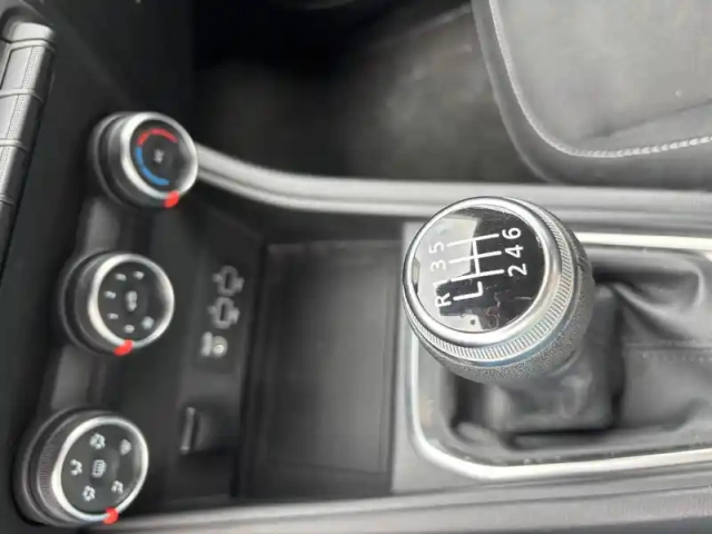 Renault Captur blue dci 95 — photo 36
