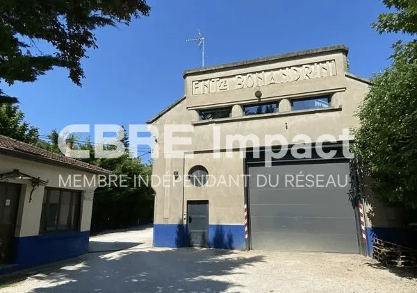 Bureaux 300 m²
