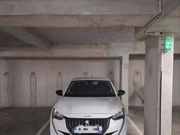 Parking proche aéroport