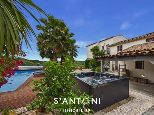 Maison 7 pièces 243 m²