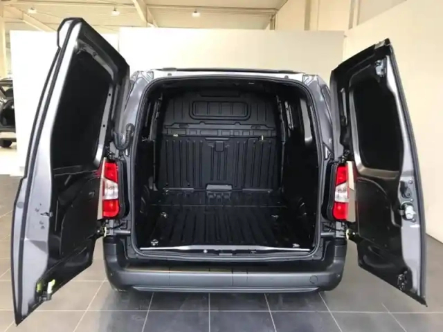 Opel Combo cargo m 800kg 100 kw batterie 50 kwh — photo 12