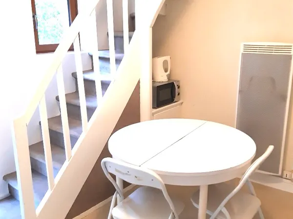 Chambre meublée en colocation dans une maisonnette indépendante - Angers centre-ville