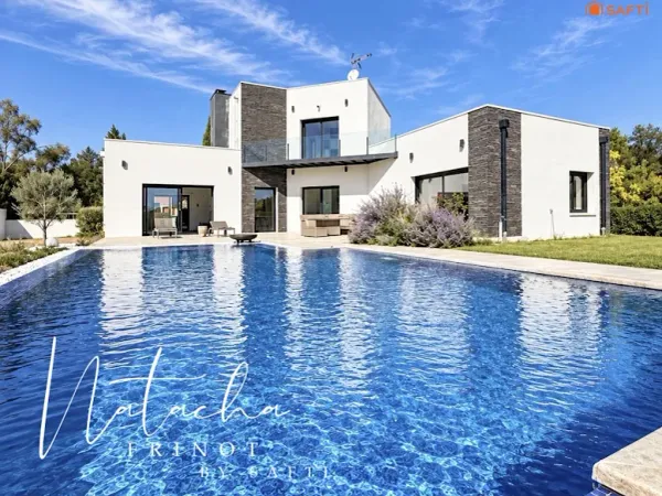 Maison 6 pièces 218 m²