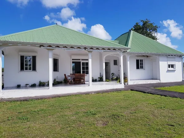 Jolie villa F4 lumineuse et bien ventilée, proximité nouveau CHU