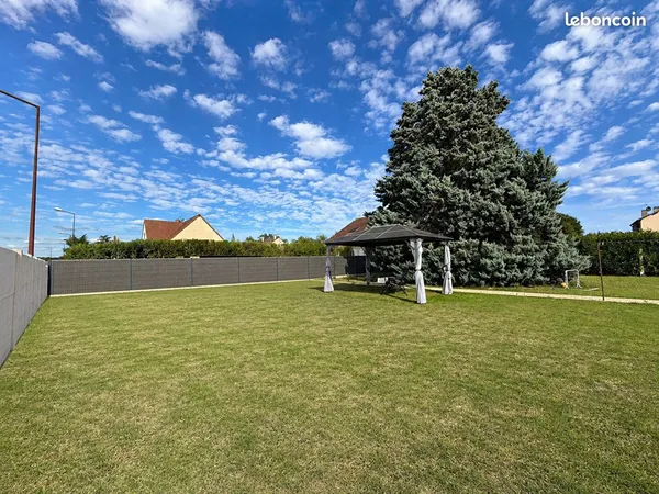 Terrain 366 m² FRENEUSE