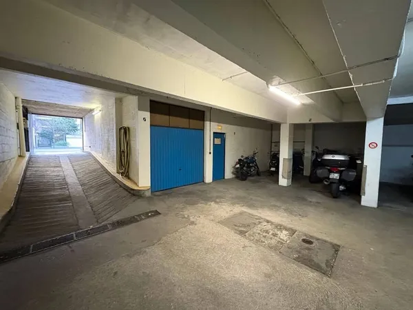 Parking 9 m²