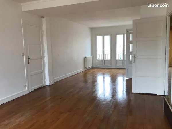 Appartement F3 95 m2 plein centre ville de Beauvais , Cave et parking