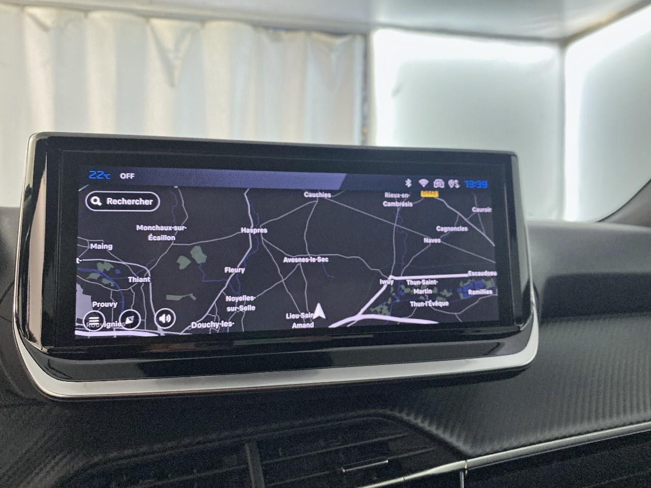 Peugeot 2008 hybrid 145 ch e-dcs6 allure — photo 14