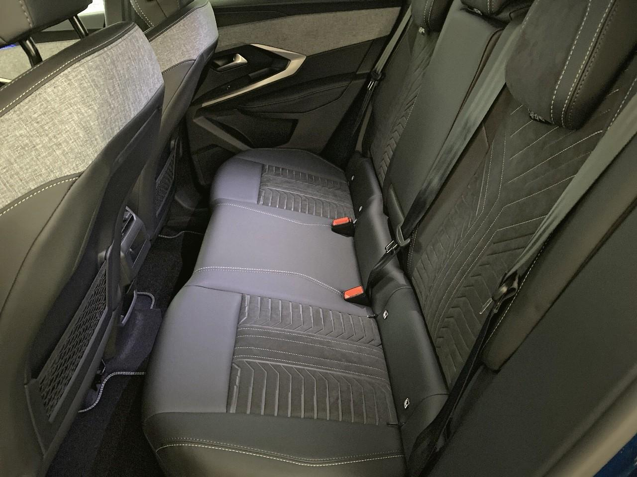 Peugeot 3008 hybrid 145 e-dcs6 gt — photo 10