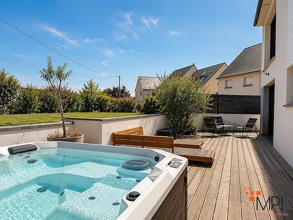 Belle maison contemporaine 6 pièces 147 m² - MELESSE
