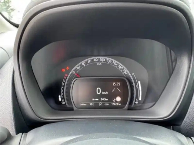Toyota Aygo 1.0 vvt-i 72 dynamic — photo 8