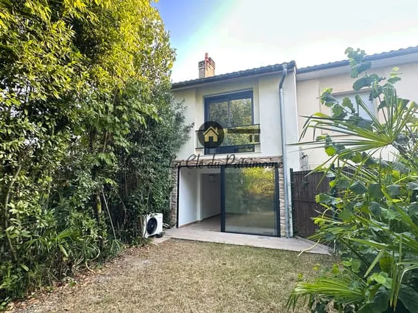 MAISON ENTIEREMENT RÉNOVÉE - CLIMATISÉE - 110 M2 - JARDIN