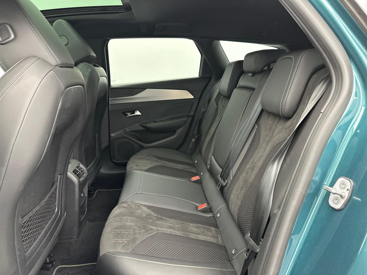 Peugeot 308 sw puretech 130ch s&s eat8 gt — photo 12
