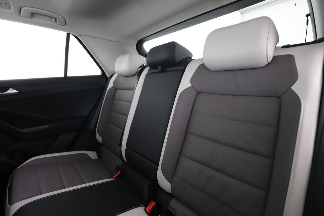 Volkswagen T-Roc 1.5 TSI EVO Carat Exclusive DSG7 — photo 13