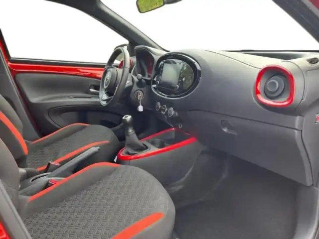 Toyota Aygo x 1.0 vvt-i 72ch design — photo 9