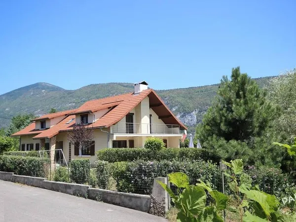 Maison 7 pièces 220 m²