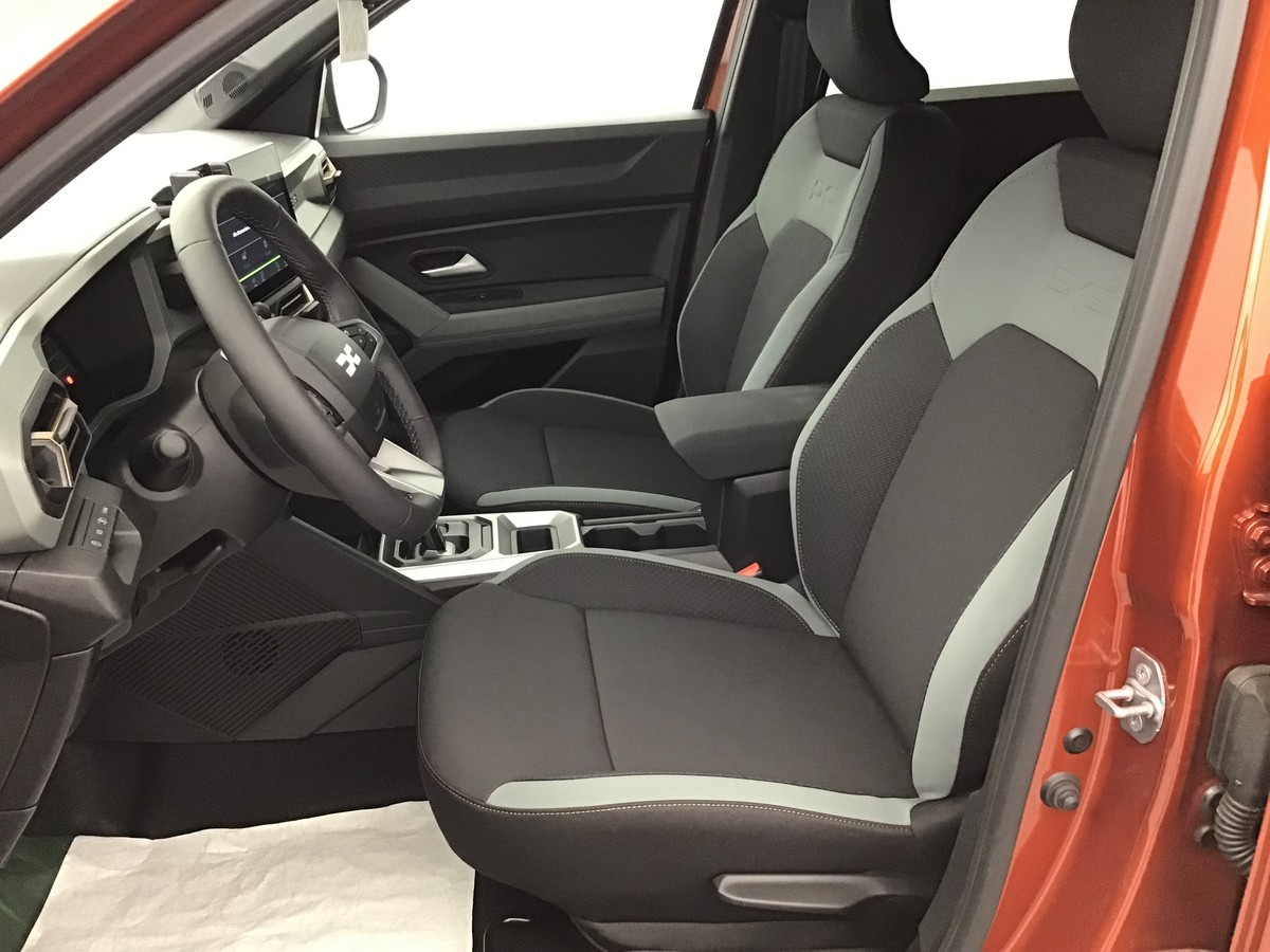 Dacia Duster — photo 28