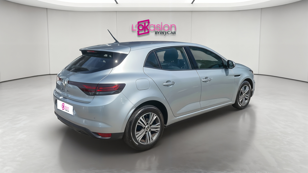 Renault Megane IV Berline TCe 140 — photo 5