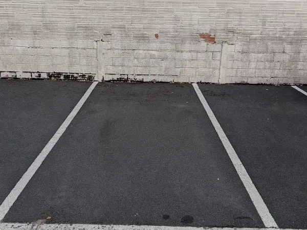 Place de parking extérieure 9 m² - Quartier calme La Varenne Saint-Hilaire, résidence gardée