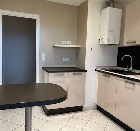 Appartement T3, 73 M² à louer