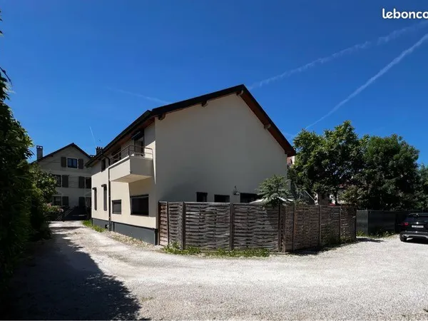 🔥 Immeuble de rapport rénové — Rdt net 6%— Douane Moëllesulaz 150m — 100% loué