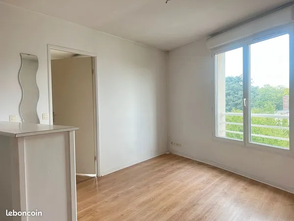 TYPE 2 avec parking en résidence - 142.000