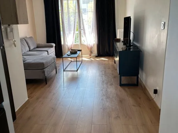 T4 MEUBLÉ REFAIT À NEUF - 70 m² - 3 CHAMBRES - BALCON - PARKING - LYON 9