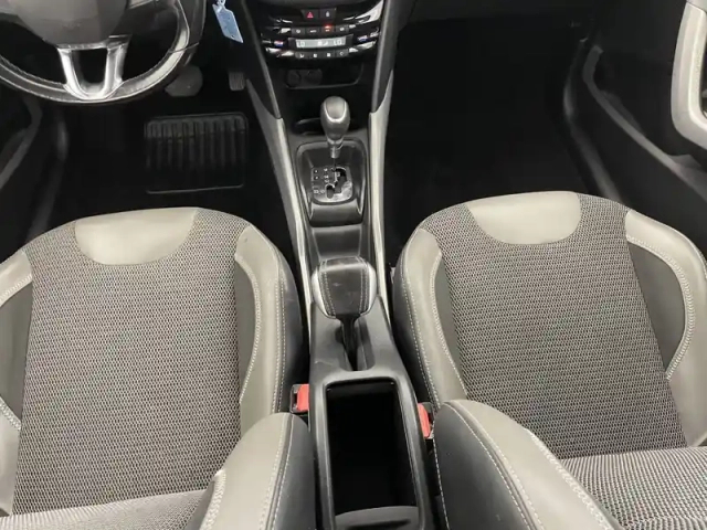 Peugeot 2008 1.2 puretech 110ch s&amp;s eat6 — photo 25