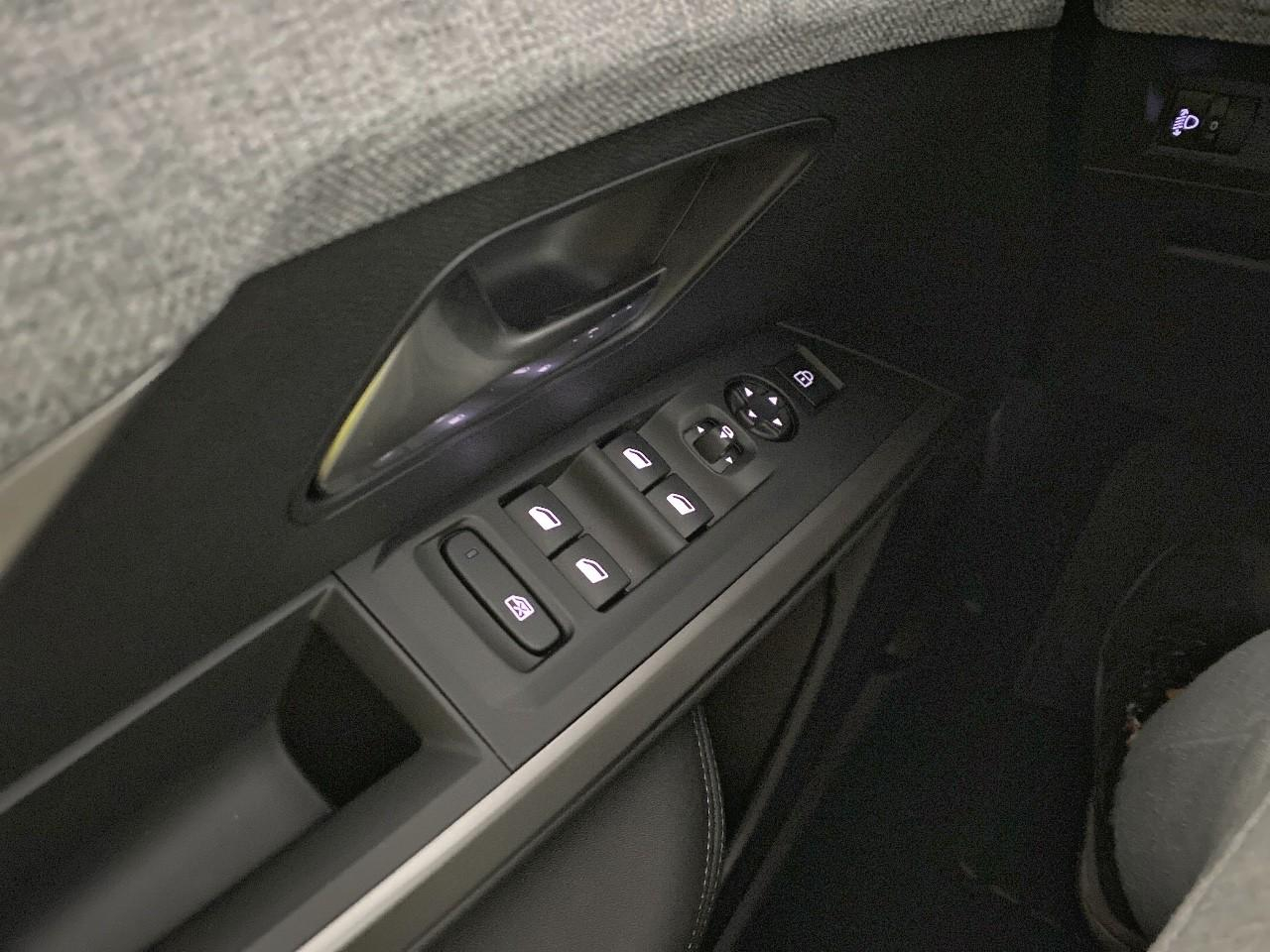 Peugeot 5008 hybrid 145 ch e-dcs6 allure — photo 20