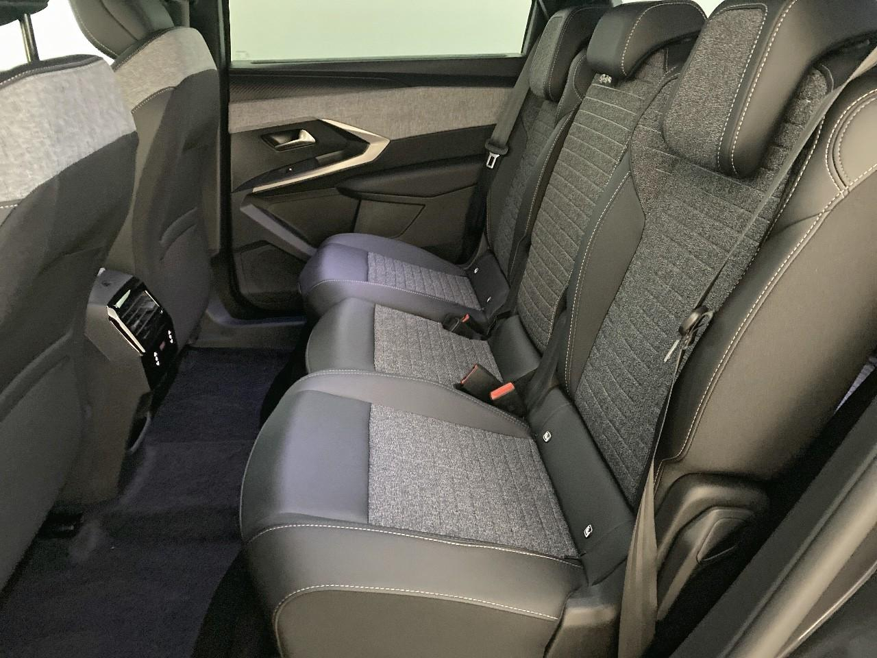 Peugeot 5008 hybrid 145 ch e-dcs6 allure — photo 10