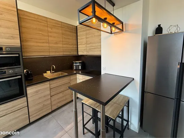 À vendre - Appartement 63 m² avec terrasse 40 m² - Hyper-centre Soucieu-en-Jarrest (69510)
