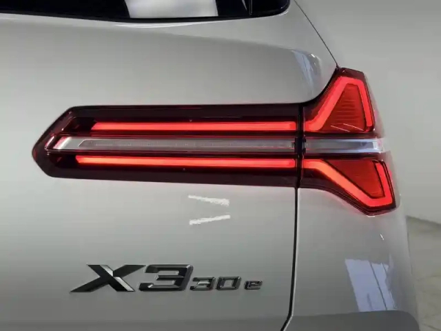 Bmw X3 30e xdrive 299 ch bva8 — photo 18