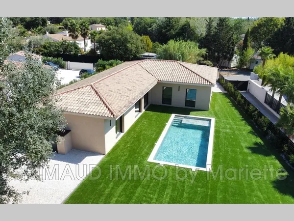 Villa 5 pièces 142 m²