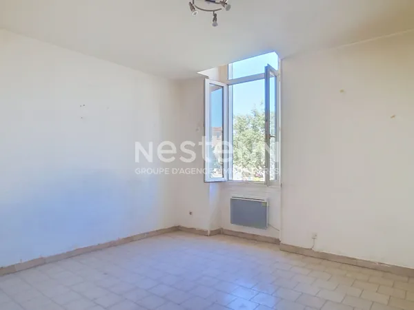 A vendre à CARPENTRAS Appartement T2 de 49 m² au calme, dans un immeuble de caractère