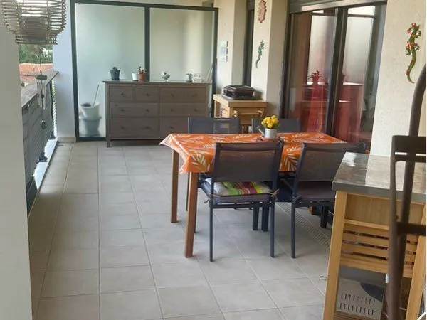 Vends appartement T2 de 53 m²+ terrasse de 24 m²