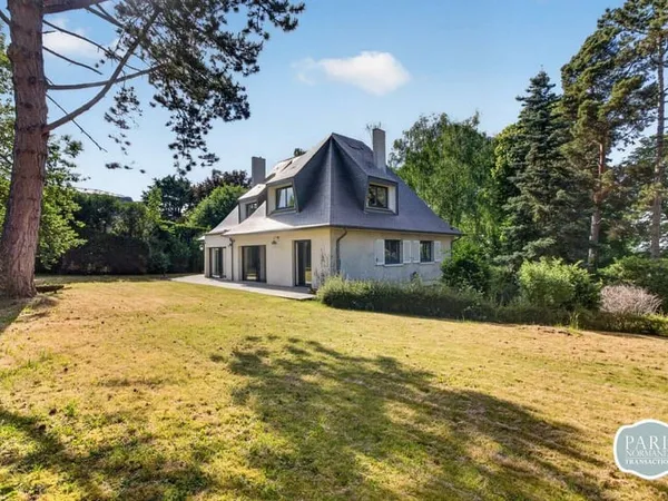 Maison 7 pièces 307 m²
