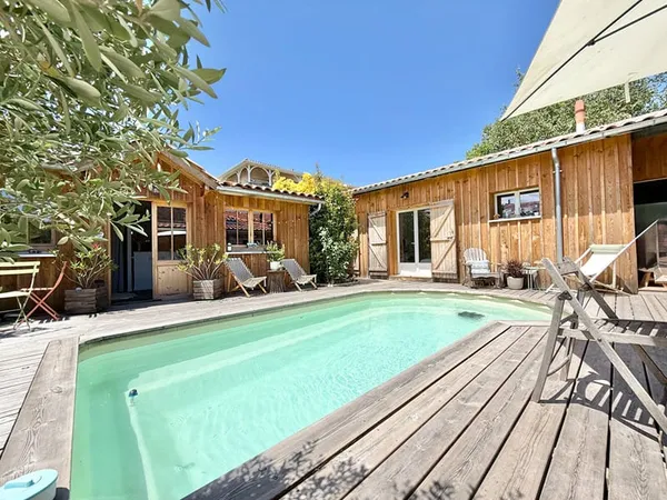 Gujan-Mestras - Quartier de Mestras, Maison de charme avec dépendance et piscine