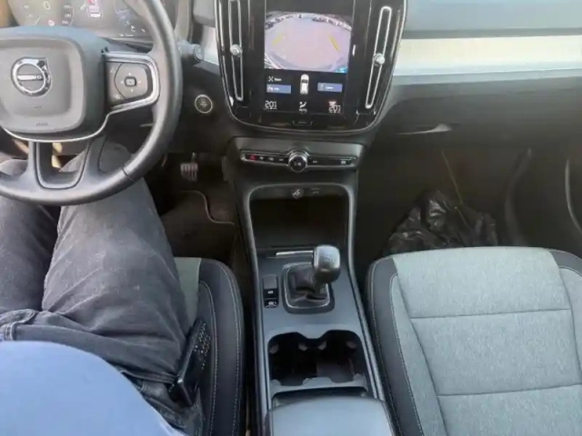 Volvo Xc40 t2 129ch momentum — photo 11