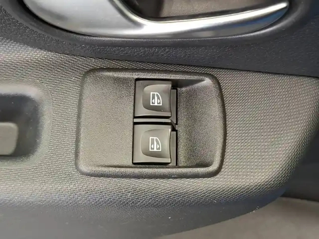 Dacia Sandero sce 75 — photo 25