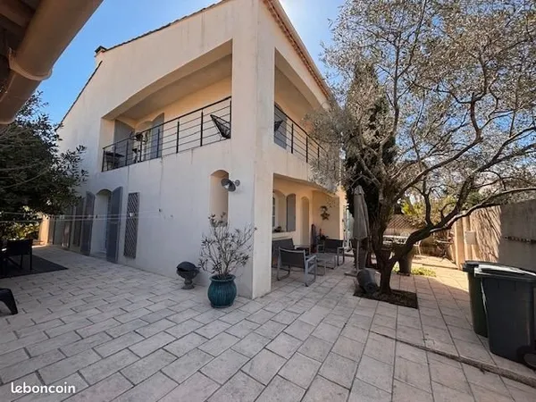 En exclusivite villa a vendre sur castanet