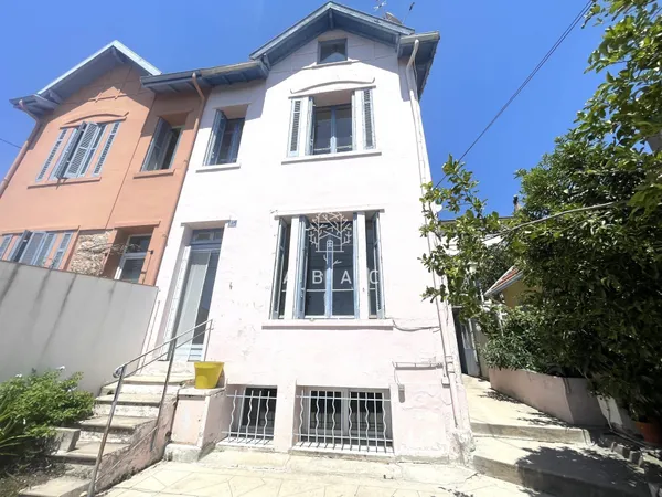 À VENDRE MAISON. GRASSE